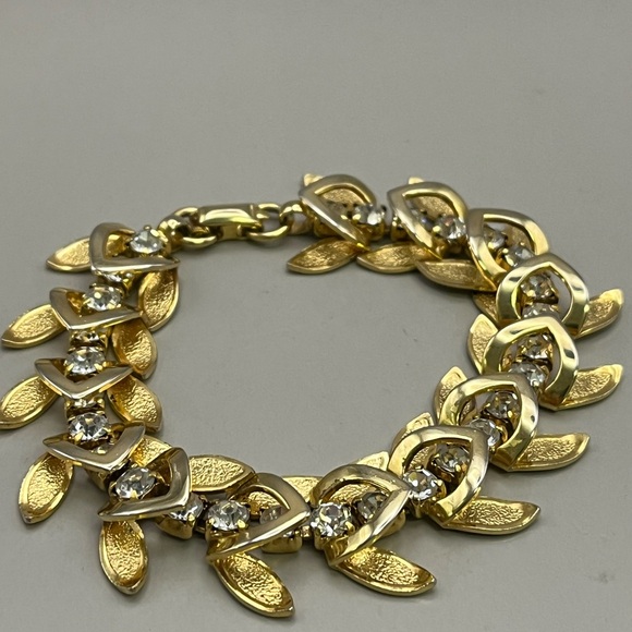 Jewelry - Elegant Gold Bracelet with Crystal Accents